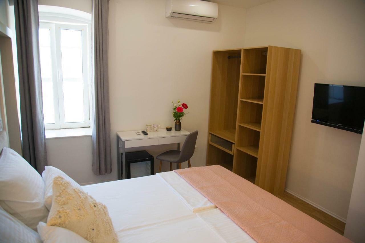 Soukki Town Centre Suites 1 Split Exterior foto