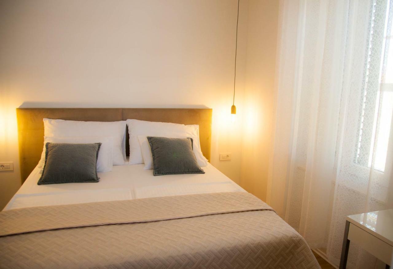Soukki Town Centre Suites 1 Split Exterior foto